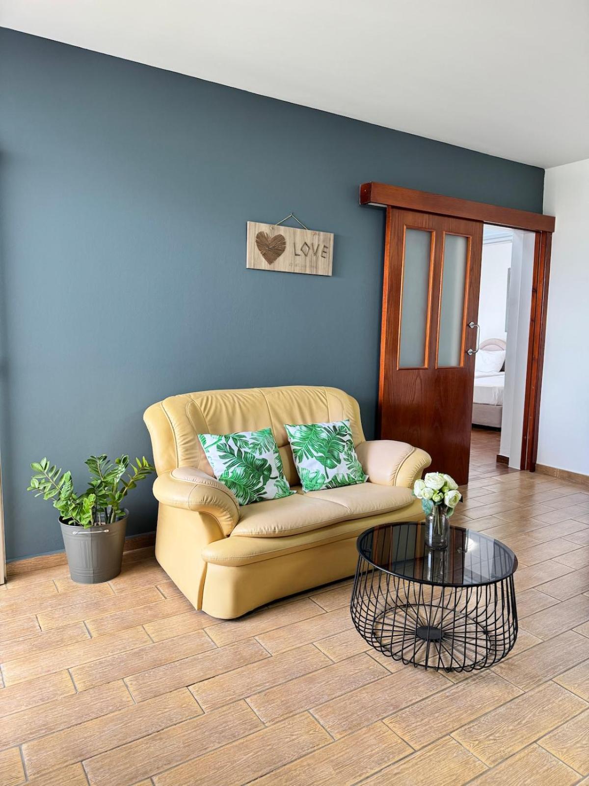 Gold Feather 2bedroom Center Location And Pool