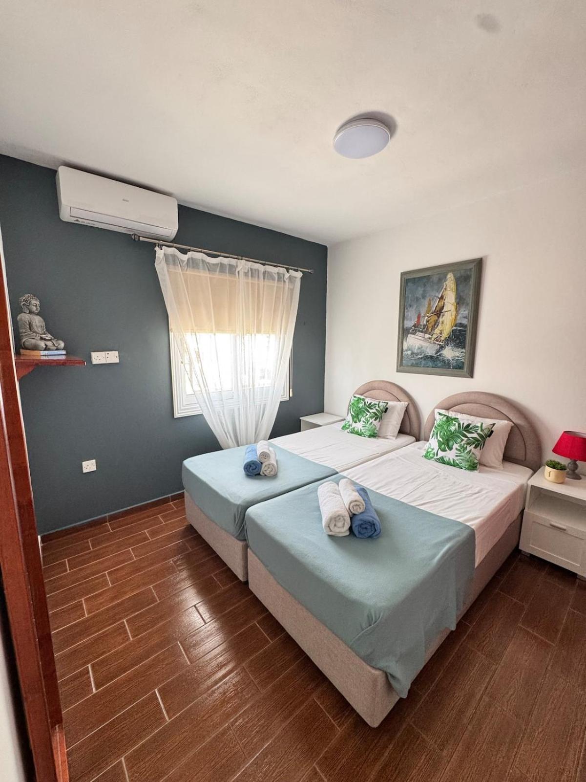 Gold Feather 2bedroom Center Location And Pool Apartment