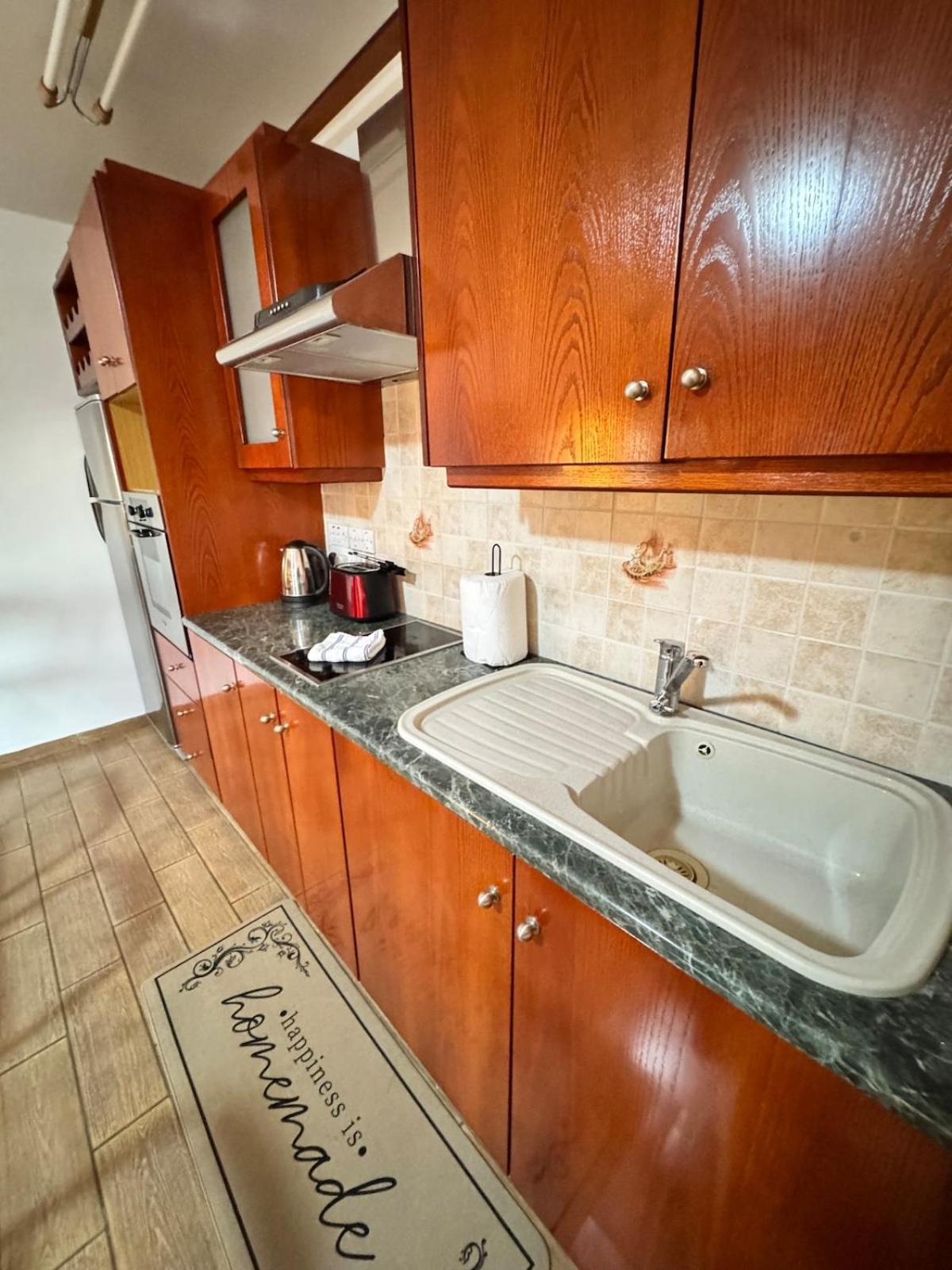 Gold Feather 2bedroom Center Location And Pool Apartment