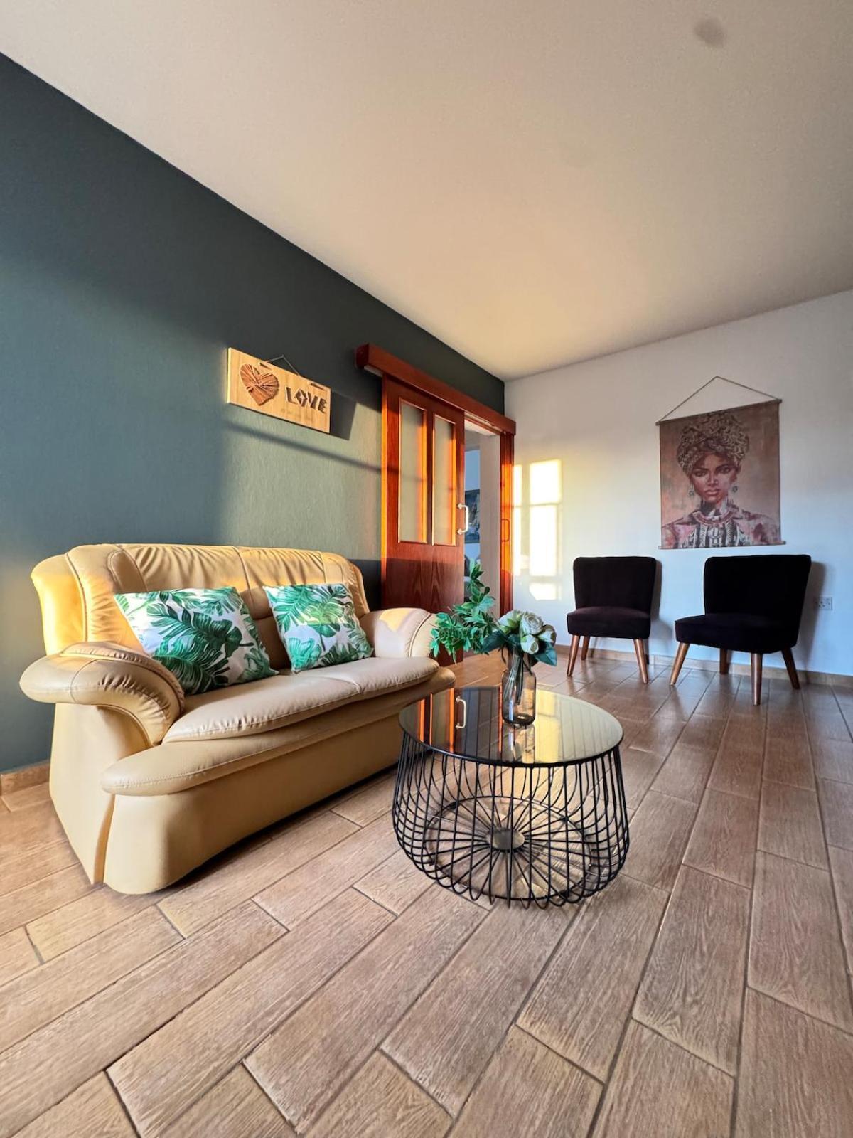 Gold Feather 2bedroom Center Location And Pool Apartment *